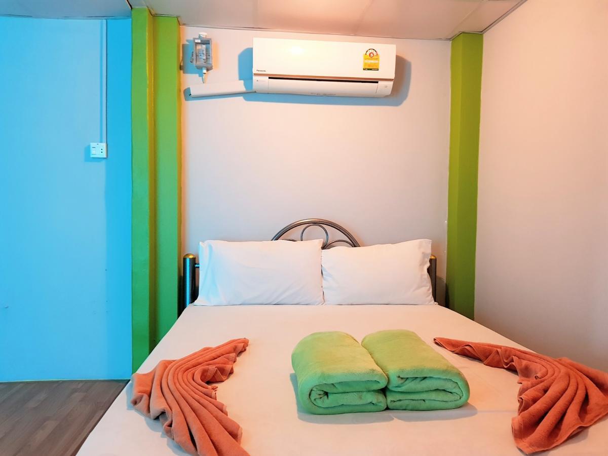Zone6 Coworking Beach Apartment Old 2W Beach Hostel, Koh Samui بوفوت المظهر الخارجي الصورة