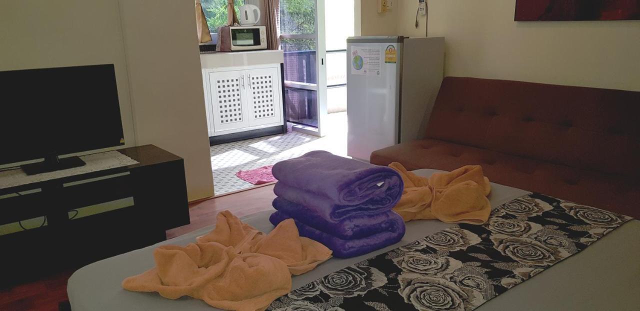 Zone6 Coworking Beach Apartment Old 2W Beach Hostel, Koh Samui بوفوت المظهر الخارجي الصورة